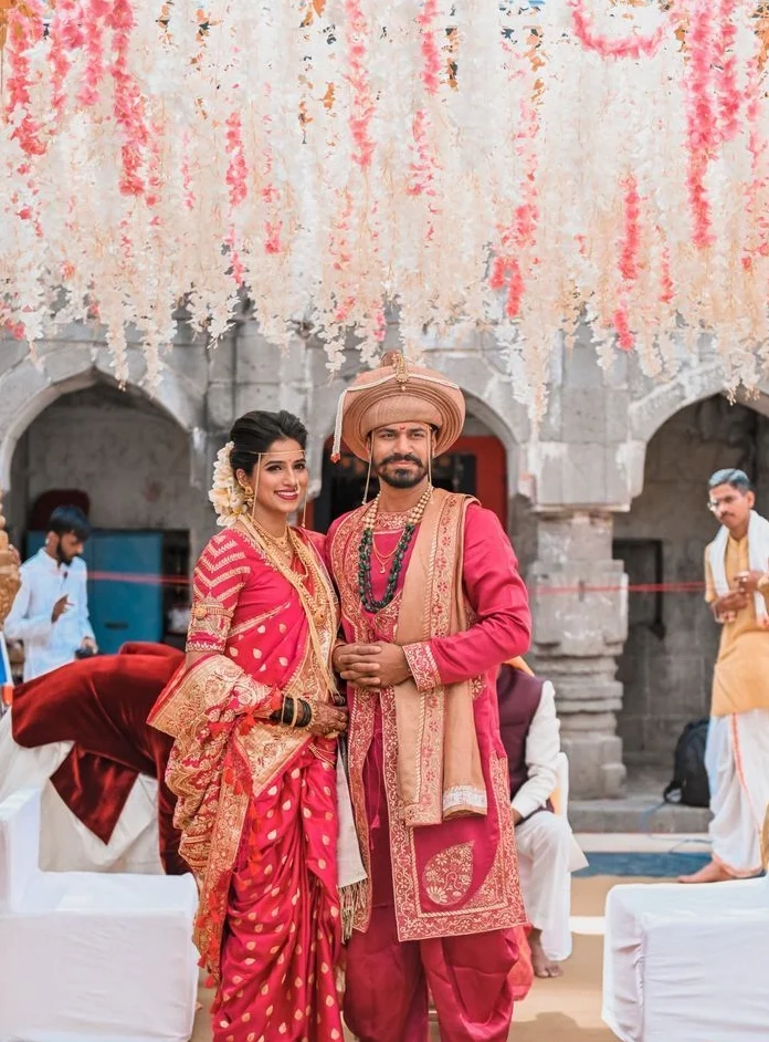 लग्नाच्या वाढदिवसाच्या शुभेच्छा मराठी कविता