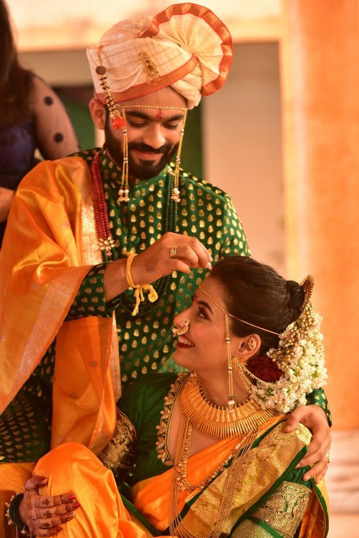 लग्नाच्या वाढदिवसाच्या शुभेच्छा मराठी कविता