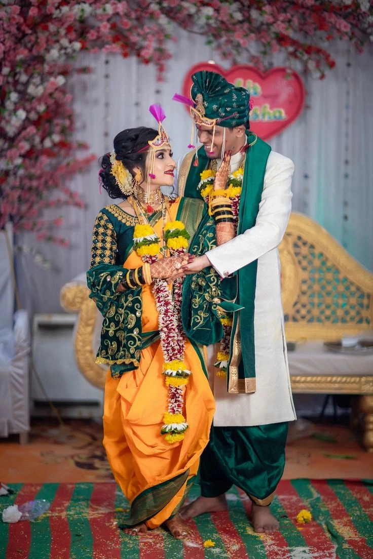 लग्नाच्या वाढदिवसाच्या शुभेच्छा मराठी कविता