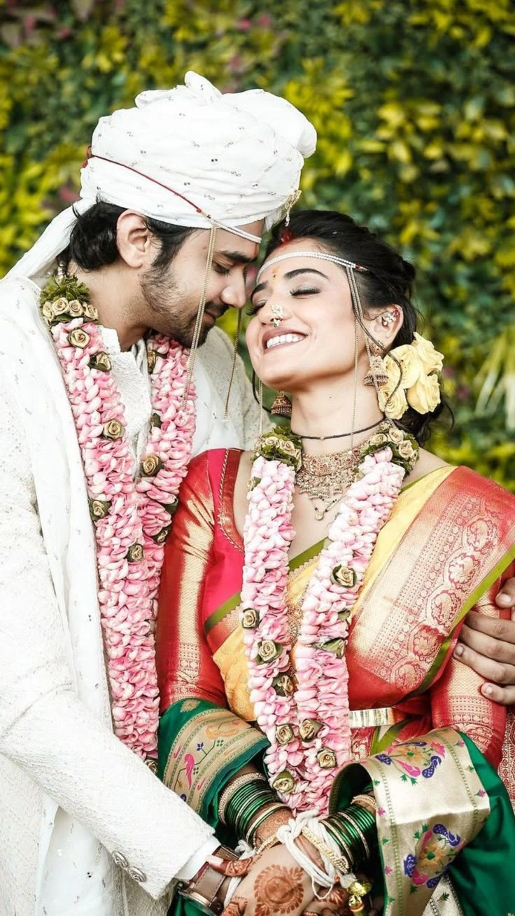 लग्नाच्या वाढदिवसाच्या शुभेच्छा मराठी कविता